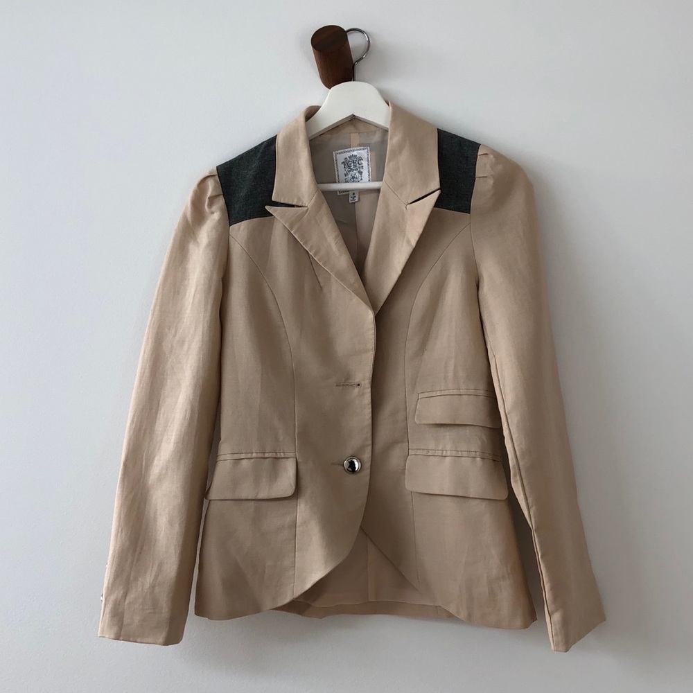 Two-toned blazer